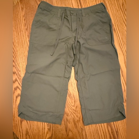 The North Face Pants - North Face Nylon Capri Hiking Pants Olive Green size 8